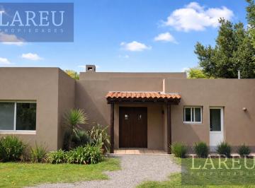 Casa · 115m² · 3 Ambientes · Alquiler Anual - La Montura