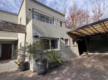 Casa · 320m² · 7 Ambientes · 3 Cocheras · Casa 7 Amb con Pileta Barrio Priv Sta Maria Tigre