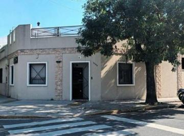 Casa de 4 ambientes, Villa Real · Villa Real. Chivilcoy 2300 Casa 4 Amb. con Garage, Patio y Terraza