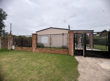 Casa · 135m² · 2 Ambientes · 3 Cocheras · Casa en Venta Zarate