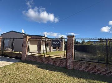 Casa · 135m² · 2 Ambientes · 3 Cocheras · Casa en Venta Zarate