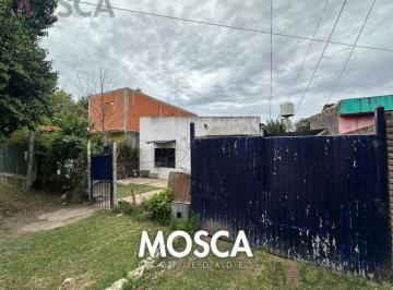 Casa · 74m² · 4 Ambientes · 2 Cocheras · Casa en Venta Paso del Rey Norte Apta Crédito Hipotecario