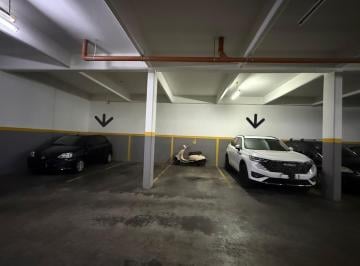 Garage · 12m² · Venta de Cochera en Villa Devoto, Porton Electrico. Rampa Amplia y Moderna. Bajas Expensas.