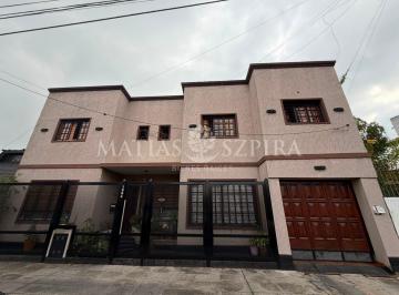 Casa · 262m² · 5 Ambientes · Casa en Castelar Norte