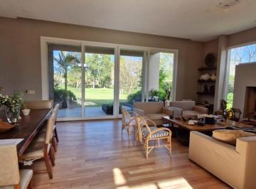 Casa · 320m² · 6 Ambientes · 2 Cocheras · Casa - Los Castores