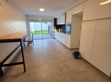 Departamento · 100m² · 4 Ambientes · 1 Cochera · Duplex 4 Amb con Cochera y Jardin. Parque Luro