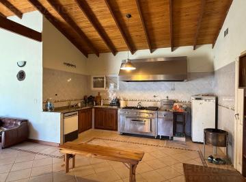 Casa · 82m² · 3 Ambientes · 2 Cocheras · Venta Casa 2 Dorm., Pileta, Lote de 2900 m², en Parque Sakura, Exaltacion de La Cruz