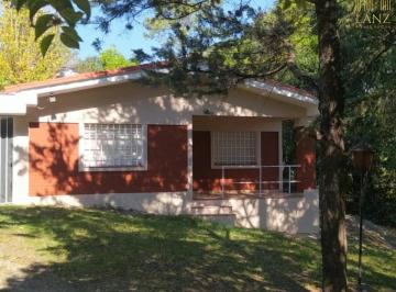 Casa · 98m² · 2 Dormitorios · 2 Cocheras · Casa en Venta - La Granja