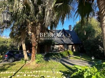 Casa · 283m² · 6 Ambientes · Casa Alquiler 5 Dorm. Barrio Mapuche Cc Lote de 1300 m² Pilar, Zona Norte