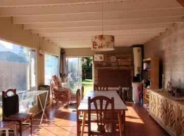 Casa · 211m² · 5 Ambientes · 1 Cochera · Venta Casa 3 Dorm. Sobre Lote de 487 m