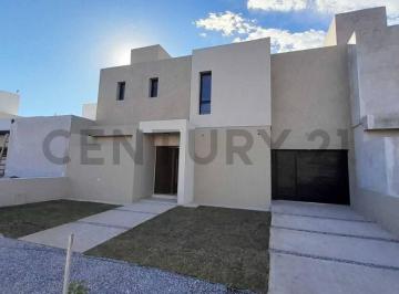 Casa · 207m² · 5 Ambientes · 2 Cocheras · Venta Casa 3 Dorm. Rincones de Manantiales
