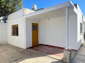 Casa de 5 ambientes, Córdoba · Casa de 200 m² con 2 Dorm. en Venta en General Bustos