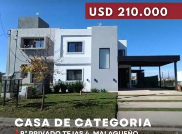 Casa · 191m² · 8 Ambientes · 1 Cochera · Venta Casa de Categoría de 3 Dorm. con Pileta en Tejas 4 – Malagueño