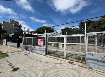 Depósito · 340m² · 1 Ambiente · 3 Cocheras · Depósito - Moreno
