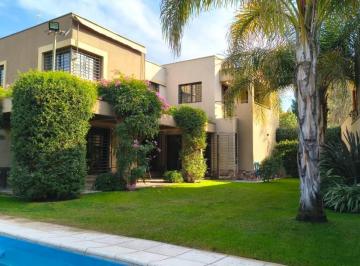 Casa · 573m² · 6 Ambientes · 2 Cocheras · Casa en Venta Callejón Semi Privado Calle Gutiérrez Inmediaciones Club de Campo V, Pileta, Cochera