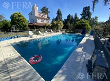 Pileta · Venta Casa Quinta de 4 Ambientes con Piscina en Villa San Luis - Florencio Varela