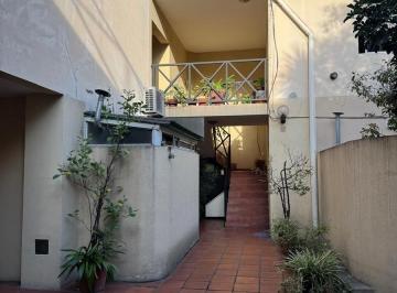 PH · 50m² · 2 Ambientes · 1 Cochera · PH en Villa Urquiza