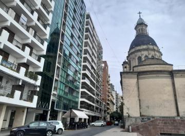 Departamento · 127m² · 5 Ambientes · 1 Cochera · Alquiler - Departamento - 3 Dorm. - Amenities - Vista Total Rio - Martin, Rosario