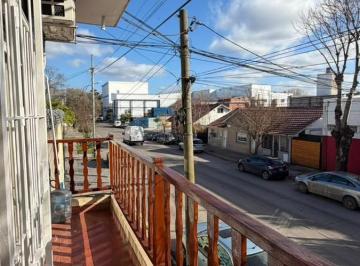 Departamento · 58m² · 3 Ambientes · Alquiler 24 Meses - PH 3 Ambientes con Balcón Saliente - Muy Luminoso