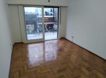 Departamento de 3 ambientes, Villa Urquiza · Departamento 3 Amb (2 Dorm.) Al Frente, Balcon Corrido, Comedor Luminoso