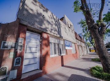PH · 120m² · 8 Ambientes · PH a Refaccionar Dividido en 2 Deptos (Uno de 3 Amb y Otro de 5 Amb) con Terraza.