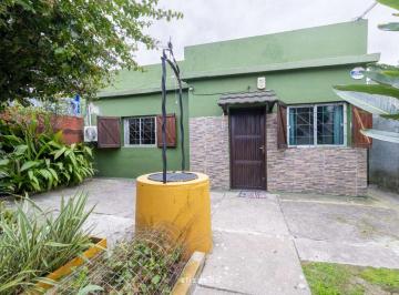 Casa · 82m² · 6 Ambientes · 1 Cochera · Venta Casa Mas Apartamento Proximo Al Antel Arena