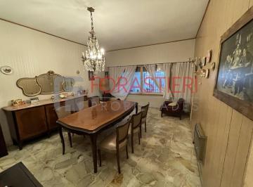 Casa · 100m² · 4 Ambientes · 1 Cochera · Casa en Caseros