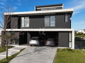 Casa · 544m² · 7 Ambientes · 2 Cocheras · Casa a La Laguna en Venta en Virazon
