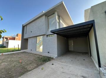 Casa · 135m² · 4 Ambientes · 1 Cochera · Te Financiamos Tu Casa a Estrenar en Tejas 4!