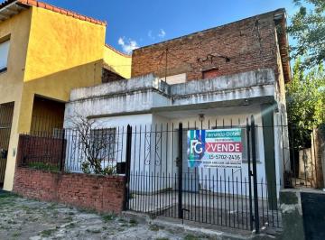 Casa de 3 ambientes, Esteban Echeverría · Venta Monte Grande Casa 2 Dorm. + Planta Alta a Terminar! a 1/2 Cuadra de Dardo Rocha!