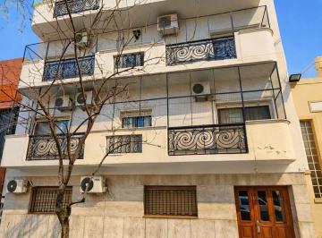 Frente · Venta Departamento 3 Ambientes Flores