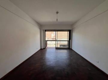 WhatsApp Image 2026-06-18 at 2.41.20 PM (2).jpeg · En Venta Departamento de 2 Dorm. con Balcon Frente Plaza Colon