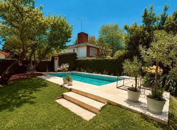 Casa · 300m² · 5 Ambientes · 1 Cochera · Casa en Ranelagh en Venta!