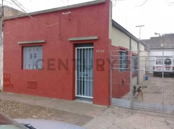 Casa · 126m² · 4 Ambientes · 1 Cochera · Casa en Venta con Galpon