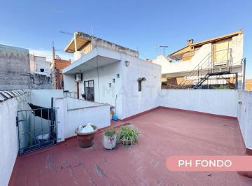 PH · 107m² · 6 Ambientes · PH Multifamiliar en Parque Avellaneda