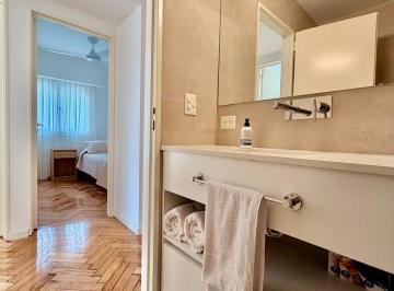 Departamento · 65m² · 4 Ambientes · 1 Cochera · Venta Departamento 4 Ambientes en Recoleta, Esquina, Muy Luminoso, Refacción Premium, con Cochera