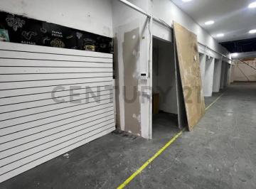 Local comercial · 150m² · Alquiler Local Comercial Av Rivadavia y Nazca