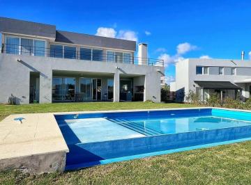 Casa · 253m² · 5 Ambientes · Venta Casa 5 Amb a La Laguna en Barrio Cantón, Norte, Escobar, Gba Norte