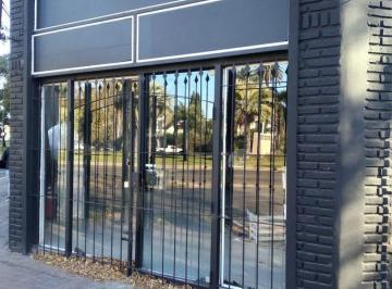 Local comercial · 190m² · Local en Venta en Tigre, G. B. a. Zona Norte, Argentina