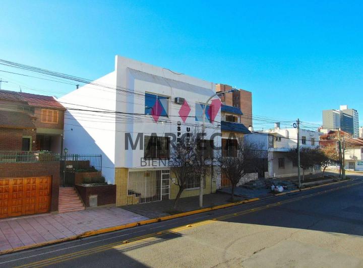 Casa · 365m² · 4 Ambientes
