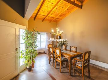 Casa · 149m² · 5 Ambientes · 2 Cocheras · Casa en Bahia Blanca