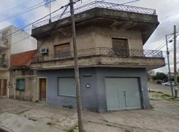 Casa · 190m² · 5 Ambientes · 1 Cochera · Oportunidad Venta Vivienda Multifamiliar con Local