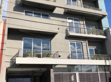 Departamento de 2 ambientes, La Matanza · Departamento 2 Amb con Balcon - Al Frente - Cocheras Opcionales