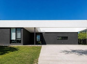 Casa · 175m² · 5 Ambientes · 4 Cocheras · Casa en Venta en Barrio San Sebastian, Escobar, G. B. a. Zona Norte