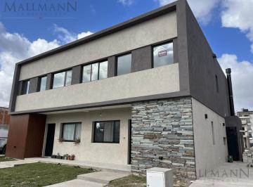 Casa · 130m² · 4 Ambientes · 1 Cochera · Casa Duplex a Estrenar 4 Amb Spring Park Pilar Km 53