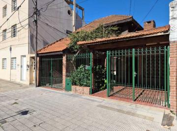 Casa · 210m² · 6 Ambientes · ? Casa en Venta en Tolosa | Apta Crédito Bancario | Se Evalúa Departamento en Parte de Pago