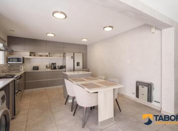 Casa · 157m² · 6 Ambientes · 1 Cochera · Dúplex en Venta 3 Dorm, 3 Baños, Pileta, Galería y Patio! | Jardín Claret | Ubicación Estratégica!