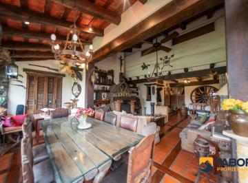 Casa · 405m² · 9 Ambientes · 3 Cocheras · Casa en Venta | 5 Dorm. - 4 Baños - Gran Parque - Pileta | Parque Latino | Zona Sur Córdoba
