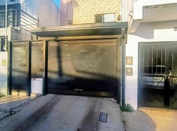 Departamento · 124m² · 4 Ambientes · 1 Cochera · En Venta Hermoso Duplex Familiar con Patio y Pileta Oro Verde