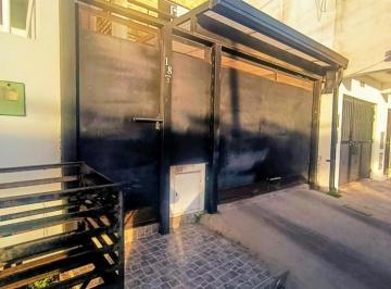 Departamento · 124m² · 4 Ambientes · 1 Cochera · En Venta Hermoso Duplex Familiar con Patio y Pileta Oro Verde